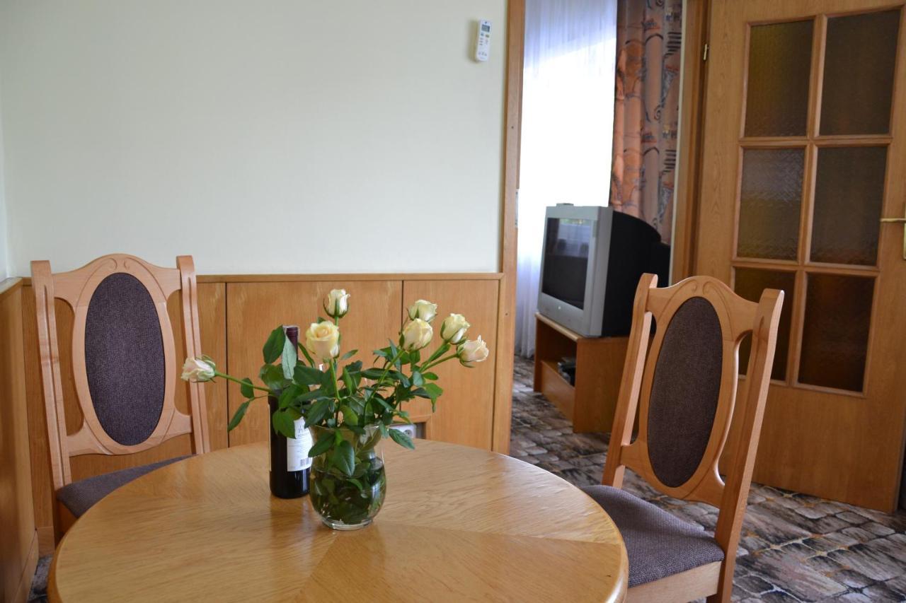 Bed and Breakfast Karat Варшава Экстерьер фото