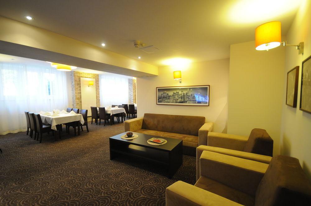 Bed and Breakfast Karat Варшава Экстерьер фото